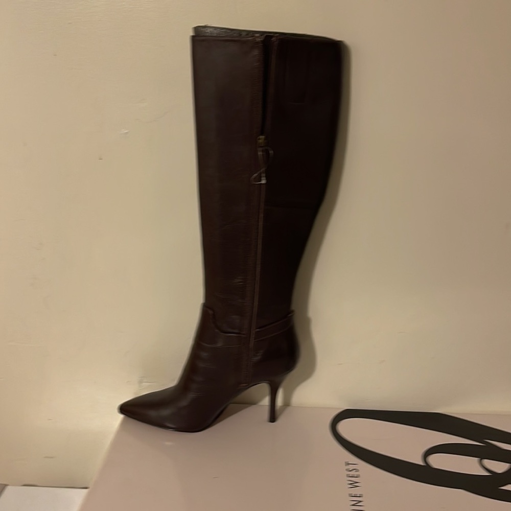 Boots - Picture 2 of 3